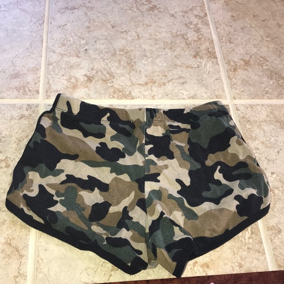 Camo Shorts!! - Picture 2 of 2